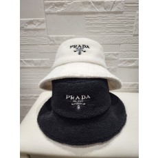 PRADA 남.녀공용 양털벙거지*