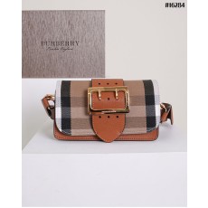 [BURBERRY] 버버리 하우스 체크 브라이들 버클 크로스 백 *