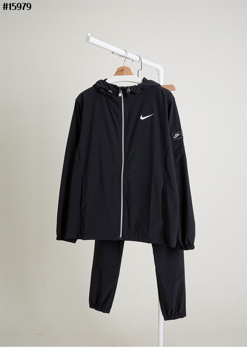 [NIKE] 나이키 자수 로고 윈드브레이커 후드 자켓 & 카고 조거 팬츠 셋 *